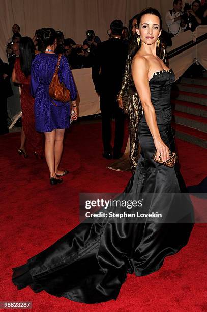 Actress Kristin Davis attends the Costume Institute Gala Benefit to celebrate the opening of the "American Woman: Fashioning a National Identity"...