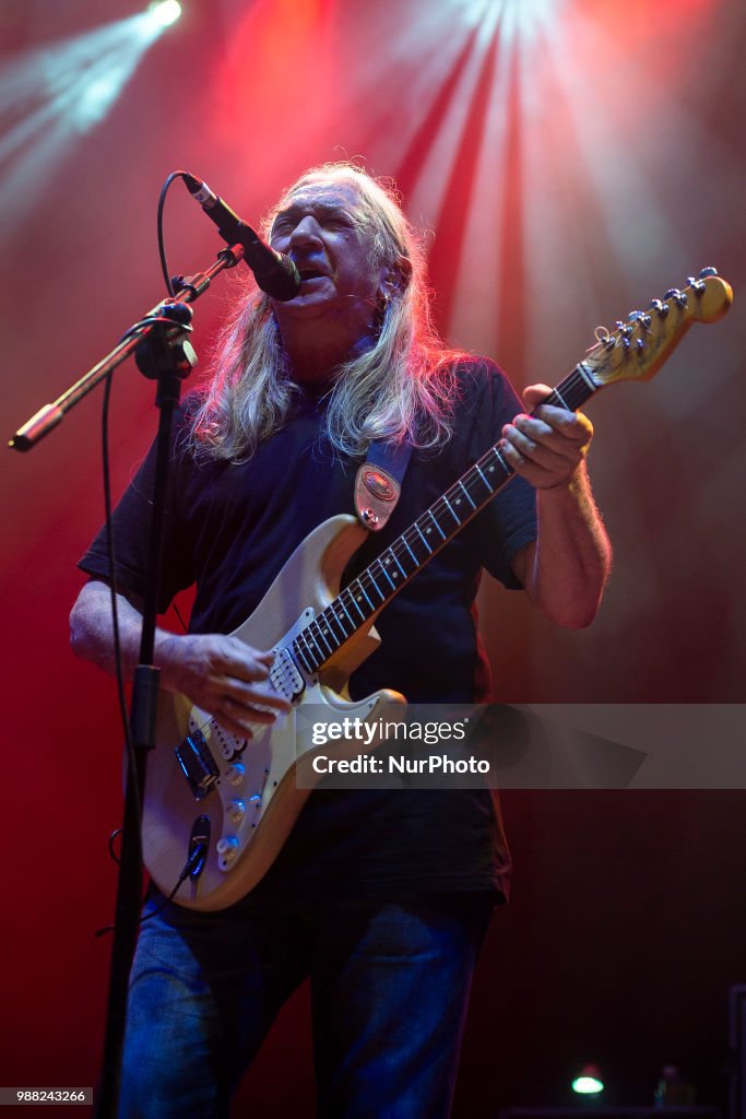 Rosendo Performs In Burgos