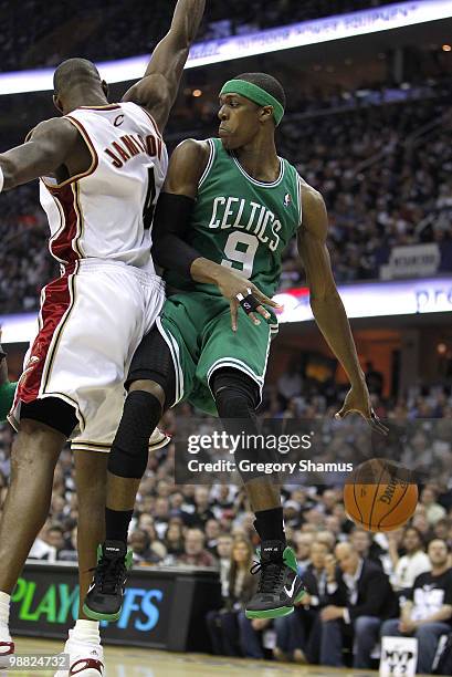Short Passing Rondo 1,030 Rajon Rondo Pass Stock Photos, High-Res Pictures, and Images ...
