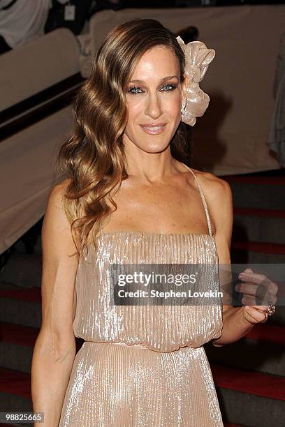 Actress Sarah Jessica Parker attends the Costume Institute Gala Benefit to celebrate the opening of the "American Woman: Fashioning a National...