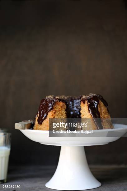 dulce de leche pound cake - leche stock pictures, royalty-free photos & images