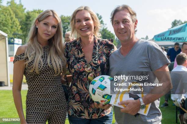 From left: Dr. Sabine Piller, Saskia Greipl-Kostantinidis, Ralph Piller during the Erich Greipl Tribute Tournament under the patronage of Barbara...