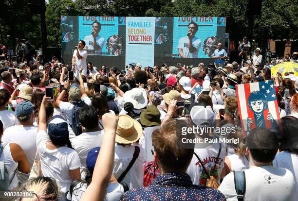 Composer Lin-Manuel Miranda joins MoveOn, National Domestic Workers Alliance, and hundreds of allies at a rally at the White House to tell President...