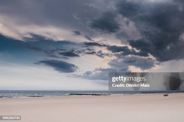 coney island beach - mais ストックフォトと画像