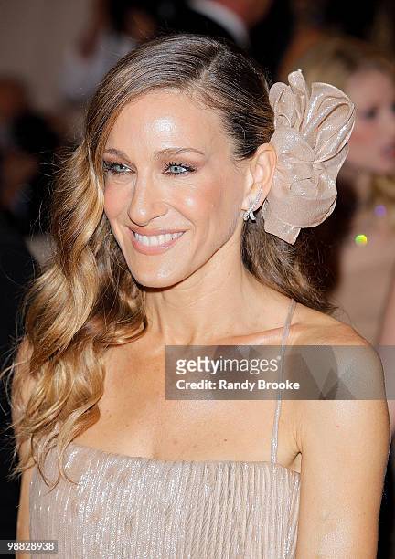 Sarah Jessica Parker attends the Costume Institute Gala Benefit to celebrate the opening of the "American Woman: Fashioning a National Identity"...
