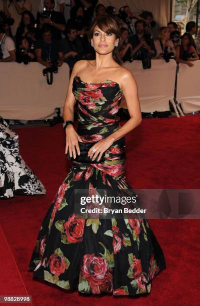 Actress Eva Mendes attends the Metropolitan Museum of Art's 2010 Costume Institute Ball at The Metropolitan Museum of Art on May 3, 2010 in New York...