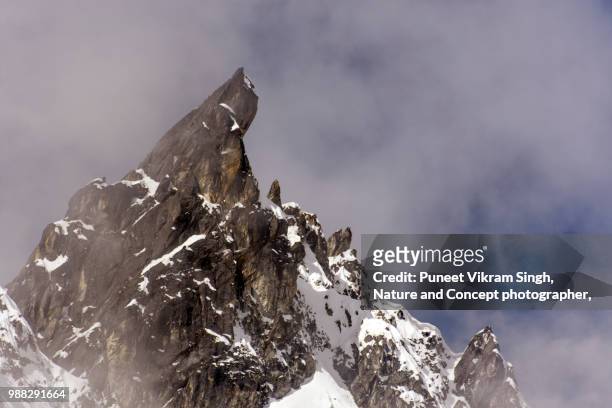 an isolated mountain peak of north sikkim - lachen stock pictures, royalty-free photos & images