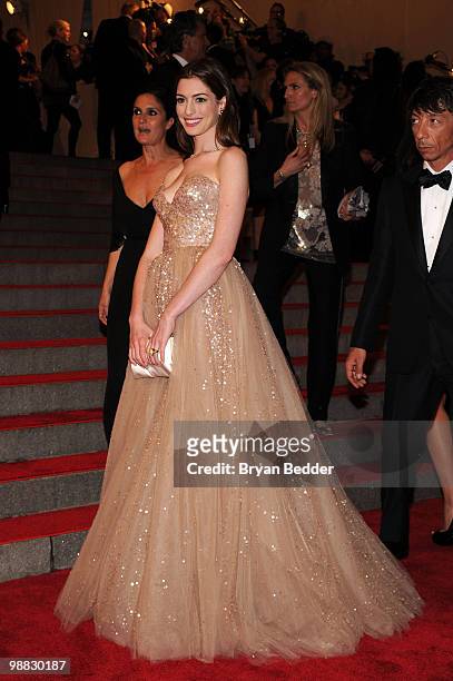 Actress Anne Hathaway attends the Metropolitan Museum of Art's 2010 Costume Institute Ball at The Metropolitan Museum of Art on May 3, 2010 in New...