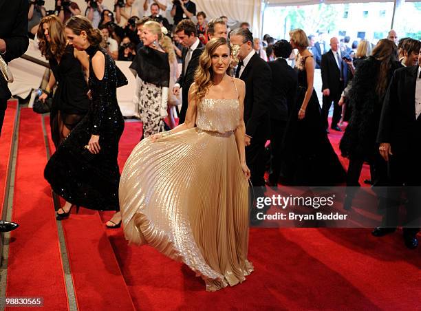 Actress Sarah Jessica Parker attends the Metropolitan Museum of Art's 2010 Costume Institute Ball at The Metropolitan Museum of Art on May 3, 2010 in...