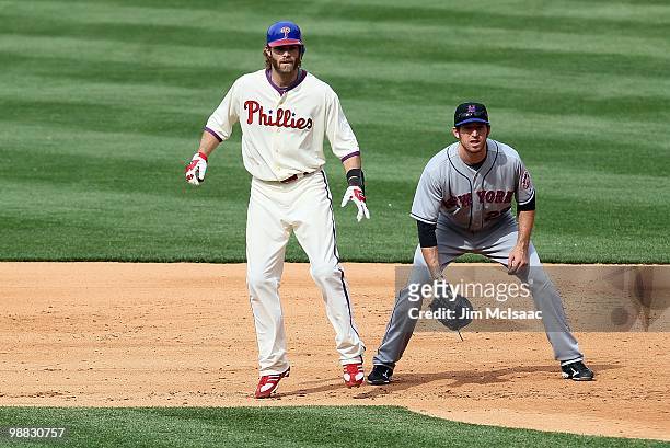 Jayson Werth of the Philadelphia Phillies leads against Ike Davis of the New York Mets during their game at Citizens Bank Park on May 1, 2010 in...