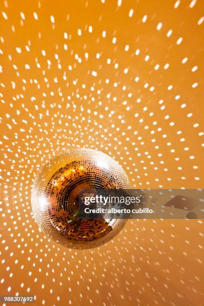 bola discoteca 01 - disco ball stock pictures, royalty-free photos & images