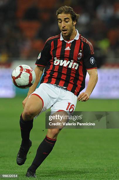 Mathieu Flamini of AC Milan in action during the Serie A match between AC Milan and ACF Fiorentina at Stadio Giuseppe Meazza on May 1, 2010 in Milan,...