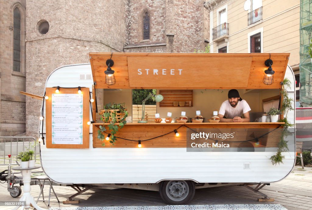 Young entrepreneurs Food truck