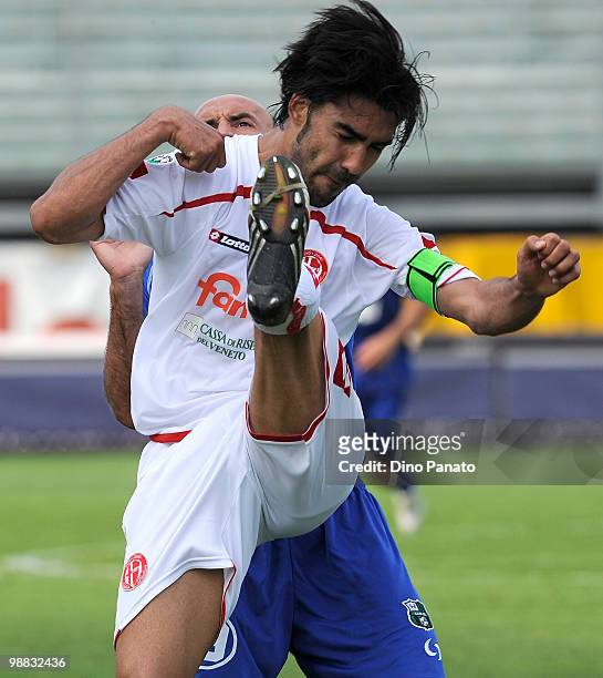 Vasco Faisca of Padova in action during the Serie B match between Calcio Padova and US Sassuolo Calcio at Stadio Euganeo on May 1, 2010 in Padova,...