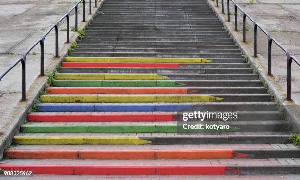 stairway - laufmasche stock-fotos und bilder