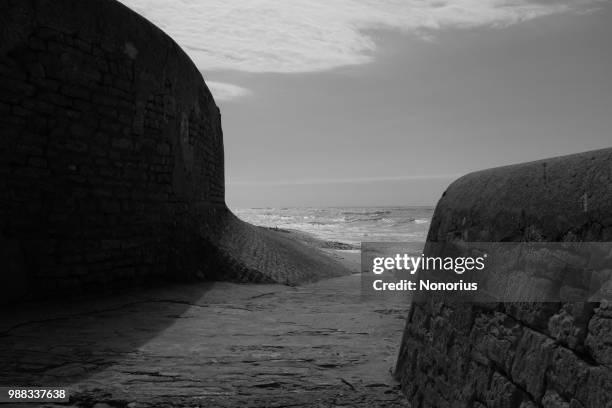 seaview from "phare de la baleine - phare stock-fotos und bilder