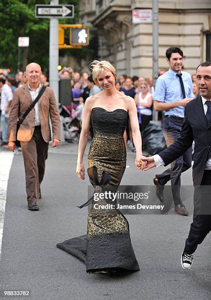 Renee Zellweger walks to Metropolitan Museum of Art's Costume Institute Gala from her Manhattan apartment on May 3, 2010 in New York City.