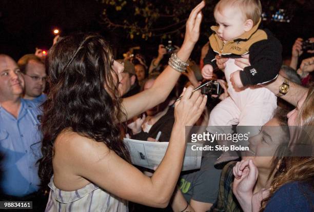 Actress Sandra Bullock greets fans while attending "The Blind Side" benefit premiere at the Prytania Theatre on November 19, 2009 in New Orleans,...
