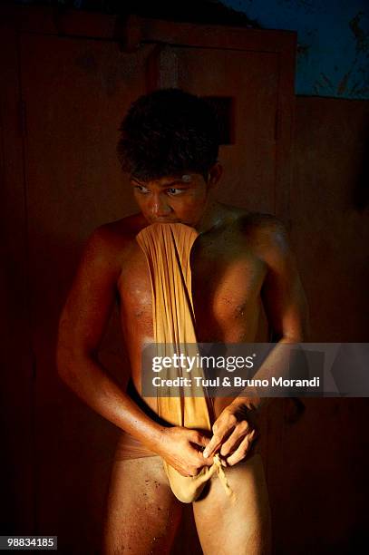 the indian wresters, kolhapur, maharashtra, india - carrying in mouth ストックフォトと画像