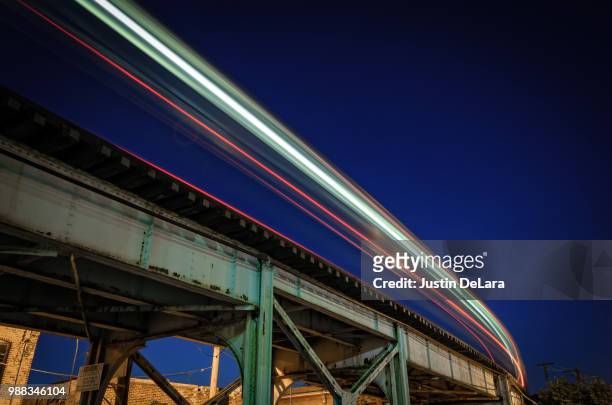 el on the run - elevated railway track fotografías e imágenes de stock