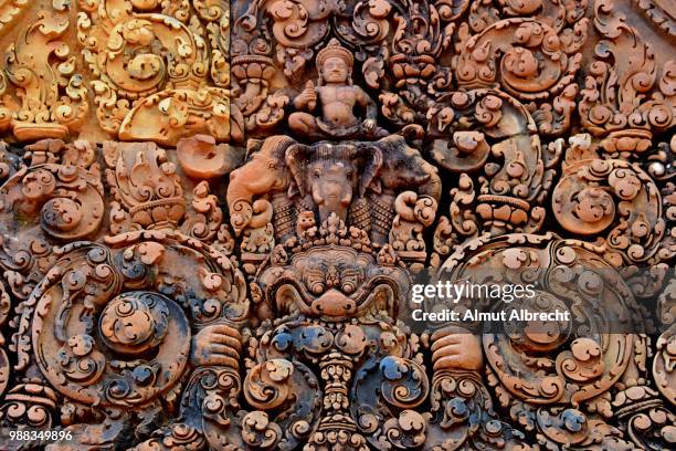 detail of the banteay srei - banteay srei stock pictures, royalty-free photos & images