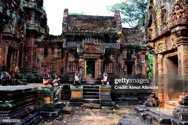 banteay srei (ladytemple) - banteay srei stock pictures, royalty-free photos & images