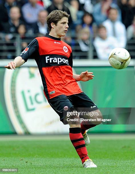 Pirmin Schwegler of Frankfurt runs with the ball during the Bundesliga match between Eintracht Frankfurt and TSG 1899 Hoffenheim at Commerzbank Arena...