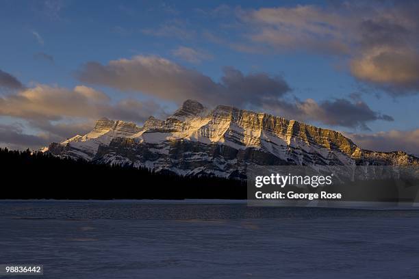 Ski Mount Rundle Mt Rundle Photos and Premium High Res Pictures - Getty Images