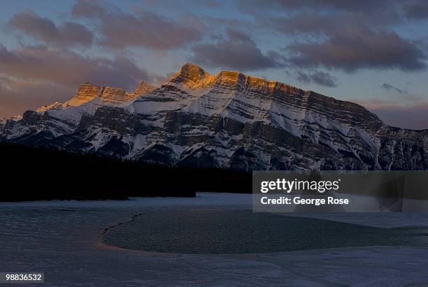 Ski Mount Rundle Mt Rundle Photos and Premium High Res Pictures - Getty Images