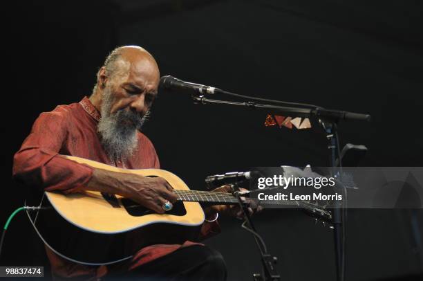 Richie Havens performs on stage at the New Orleans Jazz and Heritage Festivalon May 2, 2010 in New Orleans, Louisiana.