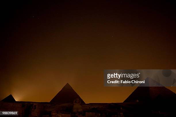 the pyramids at night - piramidi stock pictures, royalty-free photos & images