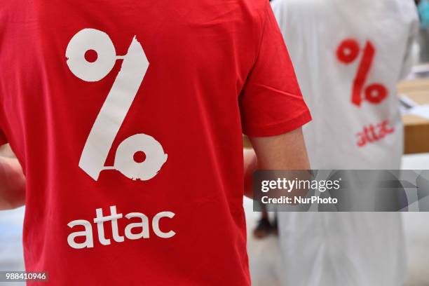 More than 100 Attac activists entered the Apple Store in Saint-Germain near Paris, France, on 30 June 2018 and set up a hospital. The objective, to...