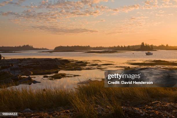 waterã�s edge at blue rocks, nova scotia - blue rocks nova scotia stock pictures, royalty-free photos & images