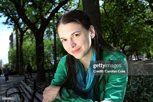 Actress/ singer Sutton Foster poses at a portrait session for the Los Angeles Times in New Yok, NY on May 2, 2010. PUBLISHED IMAGE. CREDIT MUST BE:...