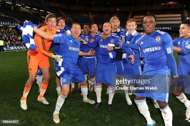 Chelsea youth team celebrate winning the FA Youth Cup Final 2nd leg match between Chelsea Youth and Aston Villa Youth at Stamford Bridge on May 4,...