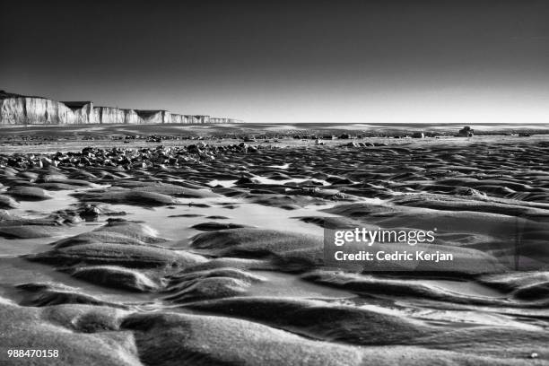 falaises in baie de somme - baie de somme stock pictures, royalty-free photos & images