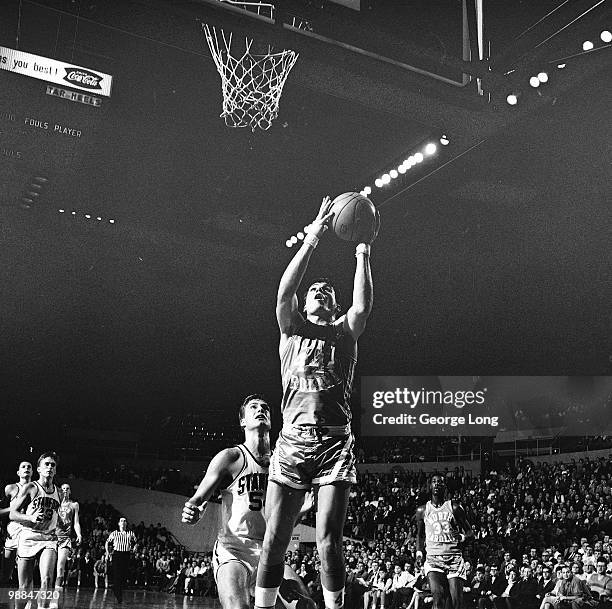 Far West Classic: North Carolina Larry Miller in action vs Stanford. Portland, OR CREDIT: George Long