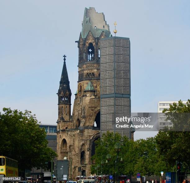 kaiser wilhelm memorial church, berlin. - memorial kaiser wilhelm stock pictures, royalty-free photos & images