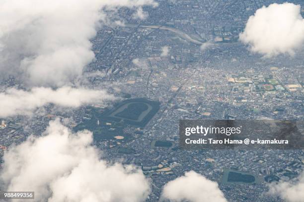 daisen kofun (burial mound) in sakai city in osaka prefecture in japan daytime aerial view from airplane - 堺市 ストックフォトと画像