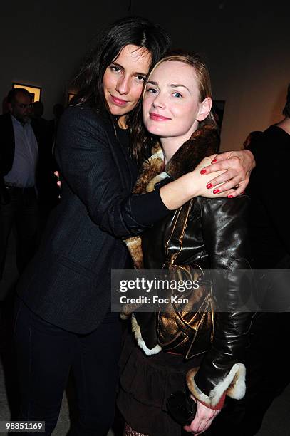 Actresses Zoe Felix and Julie Judd attend "Les Doudous Enchantes" Auction and Party at the Palais De Tokyo on April 15, 2010 in Paris, France.