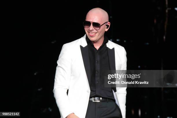 Pitbull Rapper Performance Pitbull (Rapper) Photos and Premium High Res Pictures - Getty Images