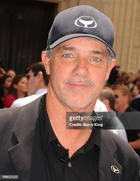 Artist Robert Wyland attends the premiere of "Oceans" at the El Capitan Theatre on April 17, 2010 in Hollywood, California.