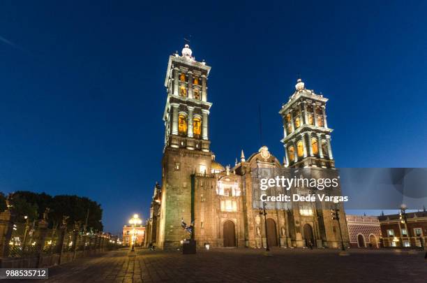 cathedral of puebla in mexico - puebla mexico fotografías e imágenes de stock