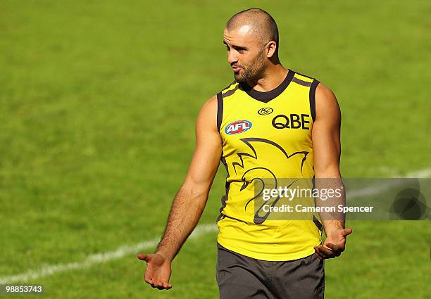 Rhyce Shaw of the Swans talks to team mates during a Sydney Swans AFL training session at the Sydney Cricket Ground on May 5, 2010 in Sydney,...