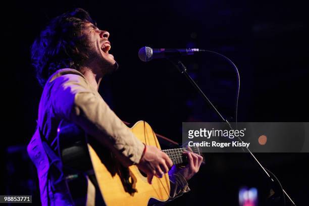 Singer/songwriter Jack Savoretti performs onstage at the City Winery on May 4, 2010 in New York City.