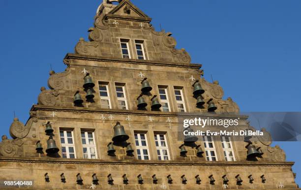 glockenspiel am hochzeitshaus, hameln - glockenspiel - fotografias e filmes do acervo