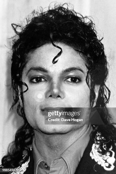 American singer Michael Jackson attends a press conference to celebrate his run of sell-out concerts at Wembley, during the Bad tour, 9th September...