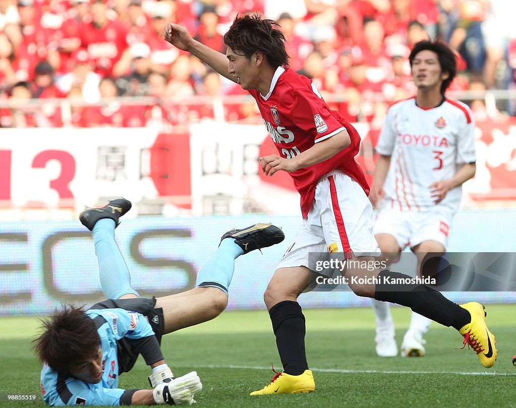Urawa Red Diamonds v Nagoya Grampus - J.League