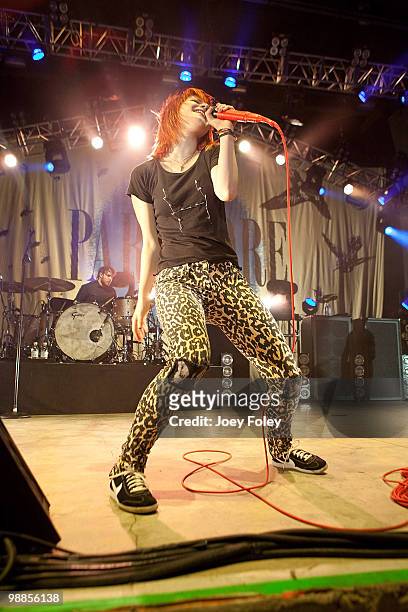 Hayley Williams and Zac Farro of Paramore perform live in concert at the Lifestyle Communities Pavilion on May 3, 2010 in Columbus, Ohio.