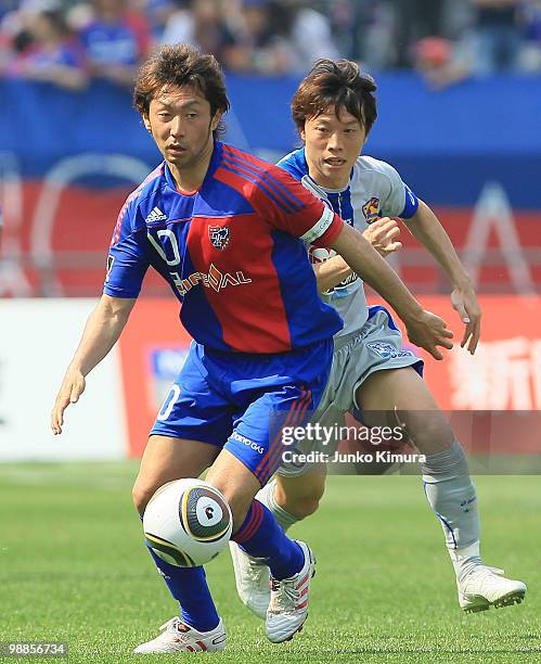 Yohei Kajiyama of FC Tokyo in action during the J. League match between FC Tokyo and Vegalta Sendai at Ajinomoto Stadium on May 5, 2010 in Tokyo,...